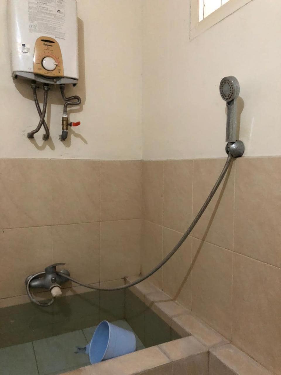 Oyo 90482 Rumah Oma Syariah Kupang  エクステリア 写真