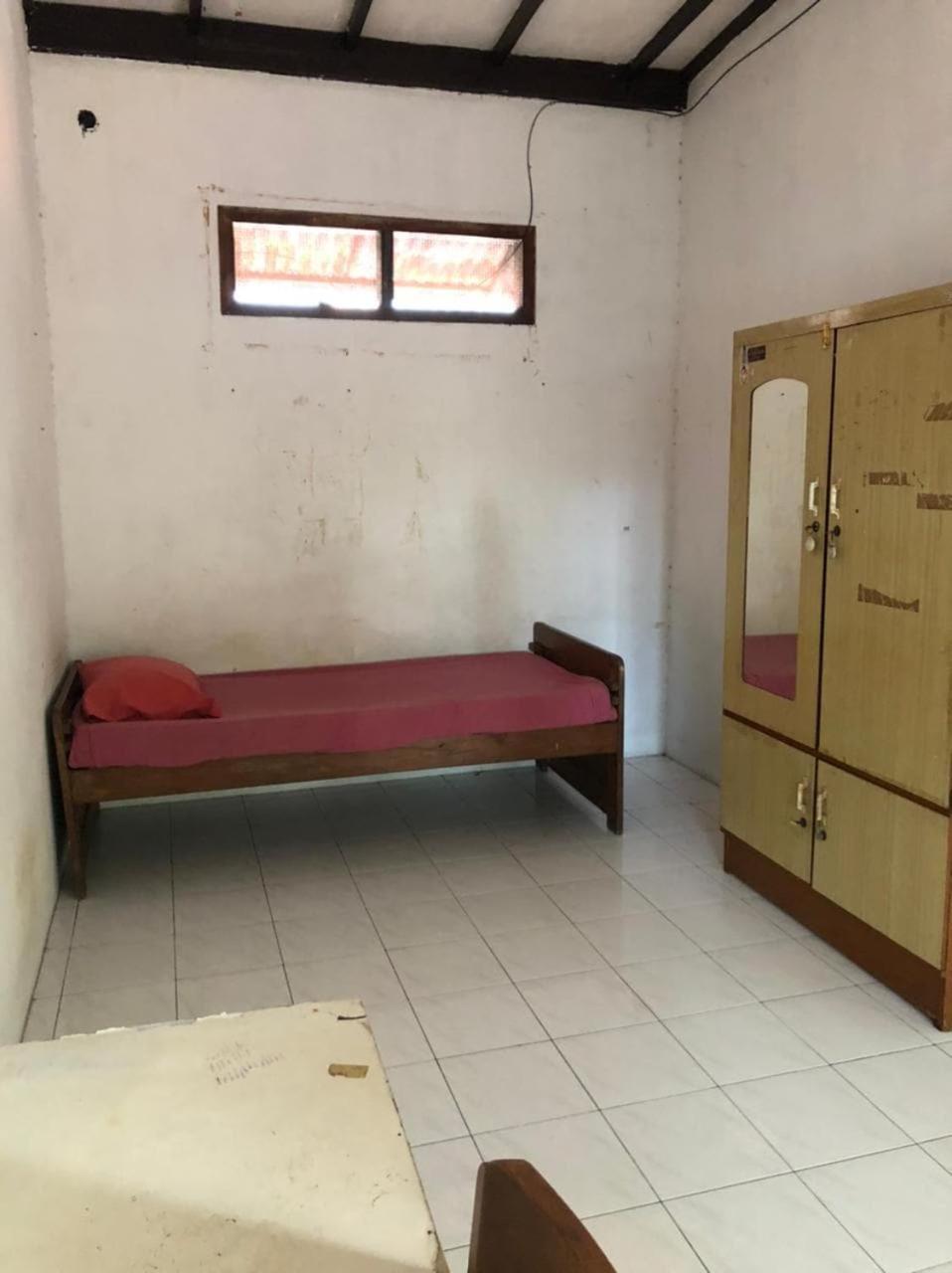 Oyo 90482 Rumah Oma Syariah Kupang  エクステリア 写真