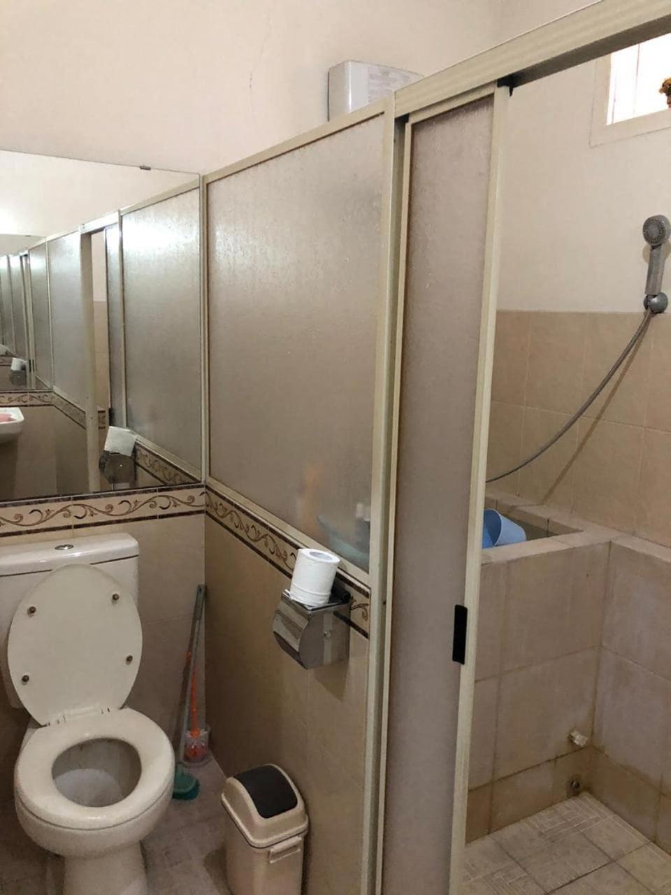Oyo 90482 Rumah Oma Syariah Kupang  エクステリア 写真