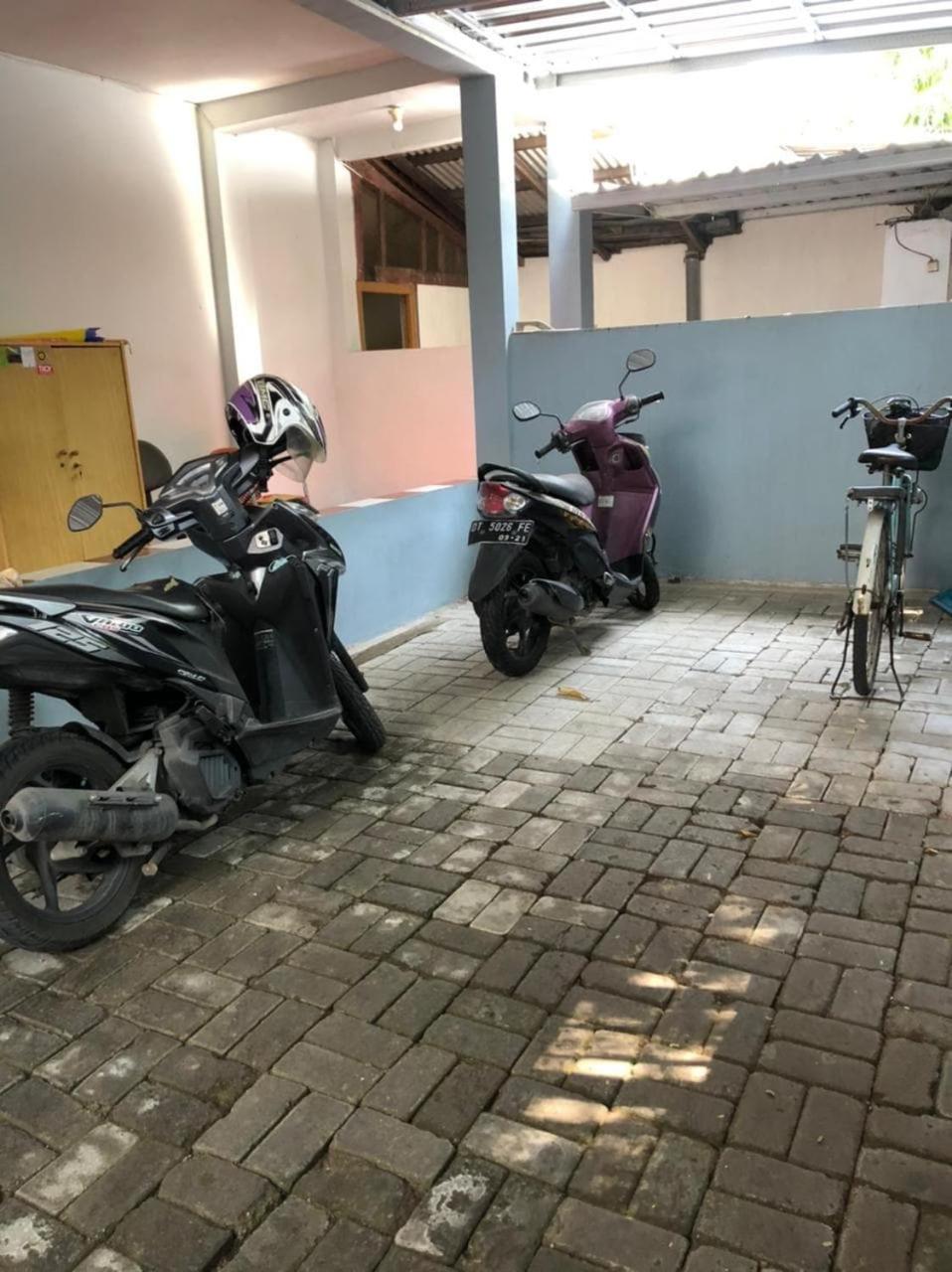 Oyo 90482 Rumah Oma Syariah Kupang  エクステリア 写真